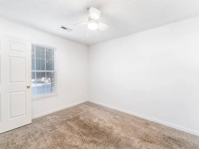 Reynolds Place Apartments — Photo 86