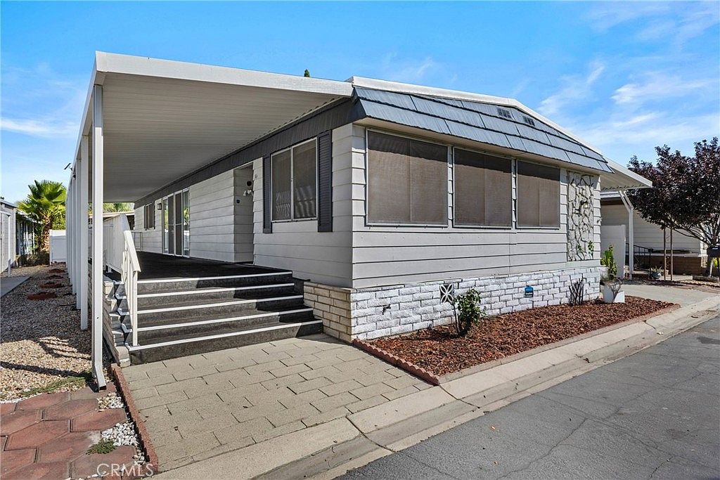 2230 Lake Park Dr SPC 106