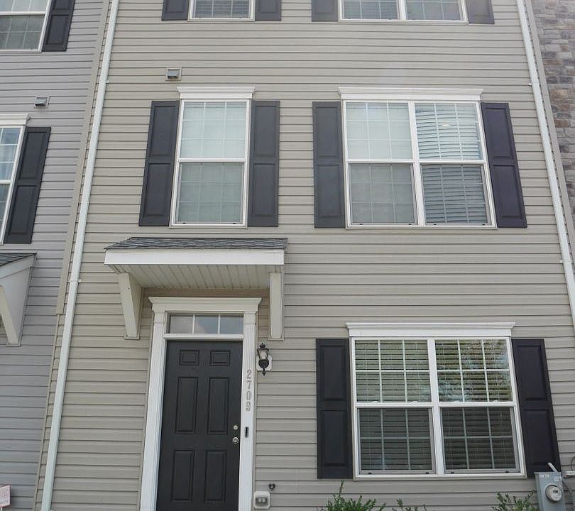 1st image of 2709 Theresa Ln