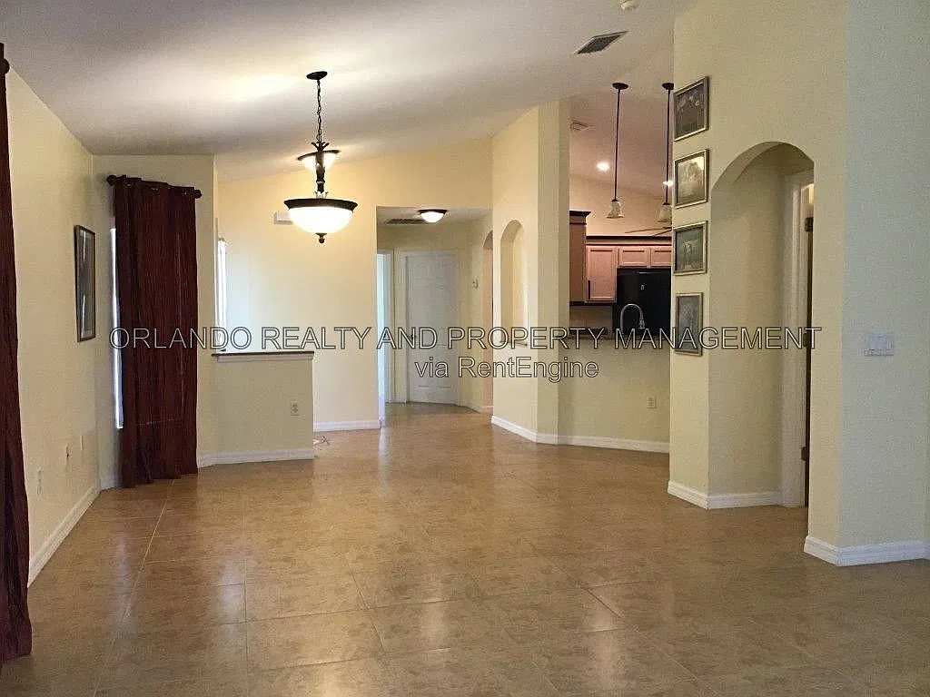 2 bed, 2.0 bath, 1214 sqft, $1,725 — Photo 3