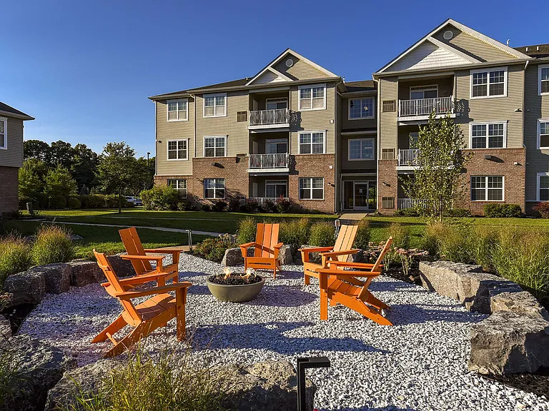 Aspen Court Apartments — Photo 24