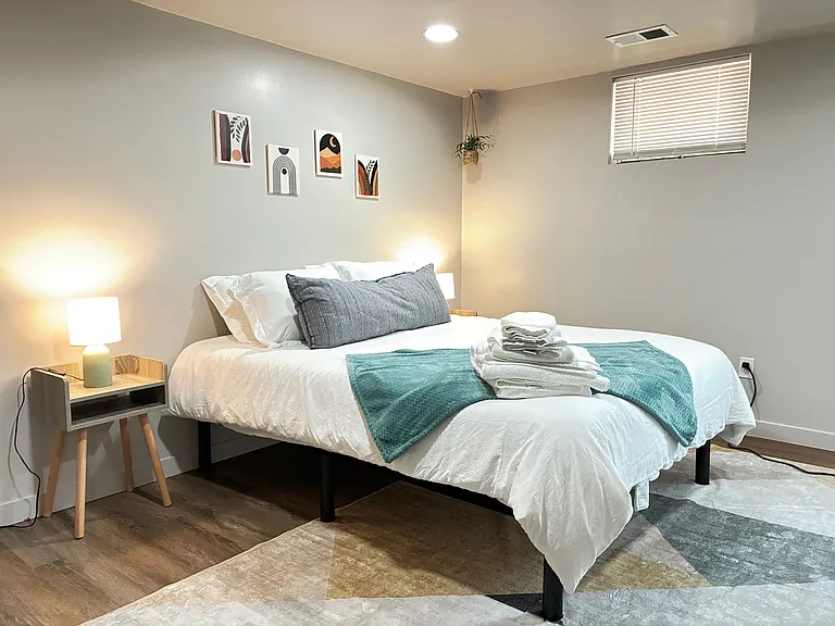 2 bed, 1.0 bath, 1024 sqft, $2,000 — Photo 38