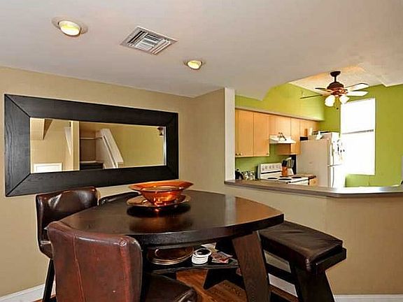 3rd image of 2813 NE 185th St #511