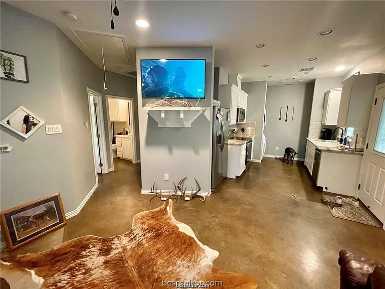 11357 Oak Lake Rd — Photo 4