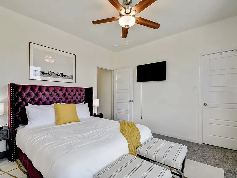 Guest bedroom 1