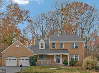 814 Potomac Ridge Ct, Sterling, VA 20164