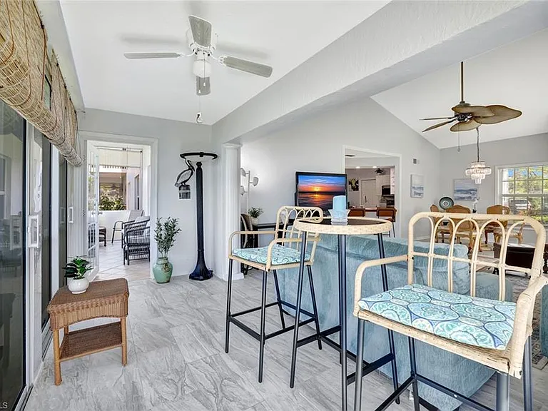 613 Windsor Sq #101 — Photo 9