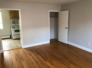 372 Park Rd APT A2, West Hartford, CT 06119