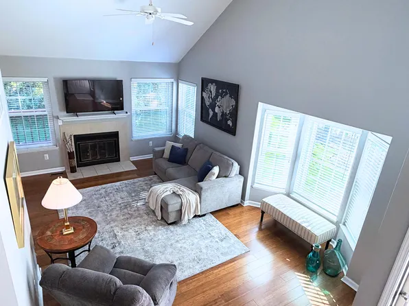 843 Whisperwood Trl, Fenton, MI 48430