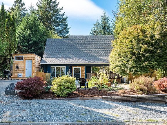 2nd image of 3668 Princess Ave