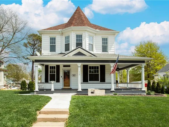 315 N 17th St, Lexington, MO 64067