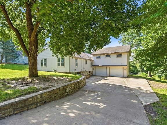 3rd image of 5619 Farrow Ave