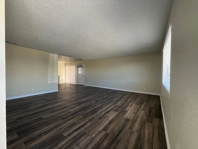 14070 Juniper St — Photo 11