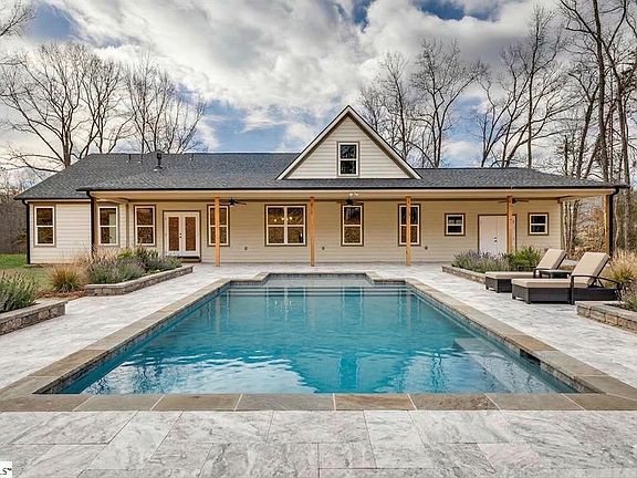 4th image of 320 Jones Kelley Rd