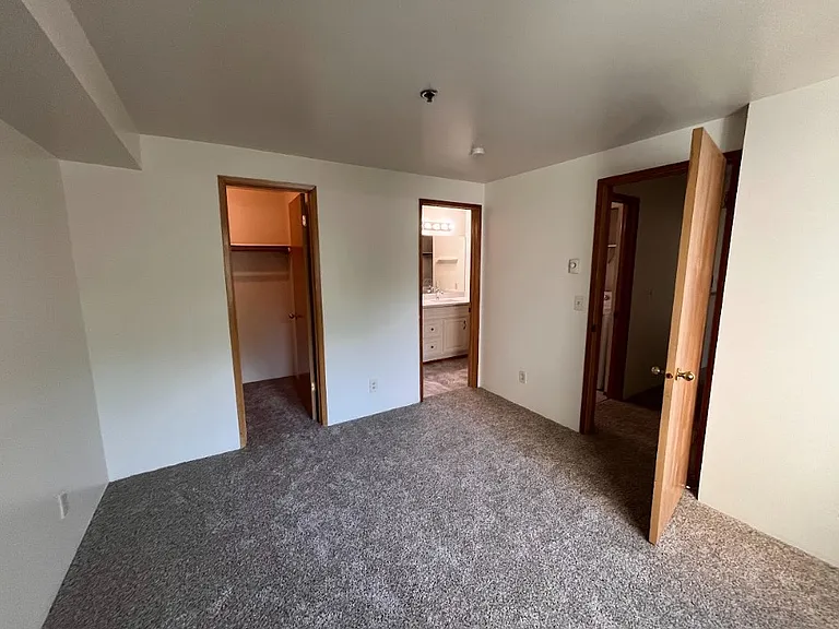 975 Aberdeen Ave NE #F305 — Photo 4