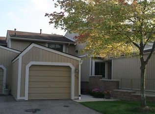 842 Yorktown Ct #1, Northville, MI