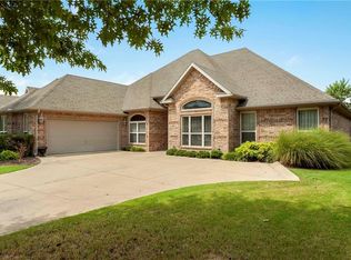 4468 W Lofty Wood Dr, Fayetteville, AR 72704