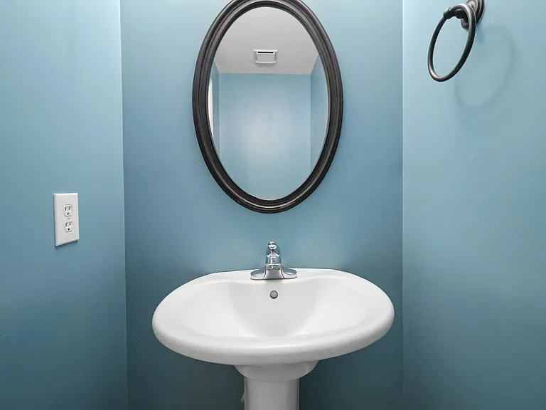 1093 Willow Cir — Photo 16
