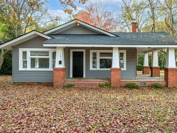 105 W Elm St, Maxton, NC 28364