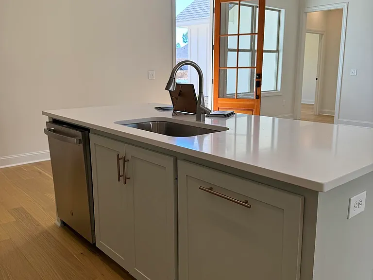 412 Butternut Dr — Photo 4