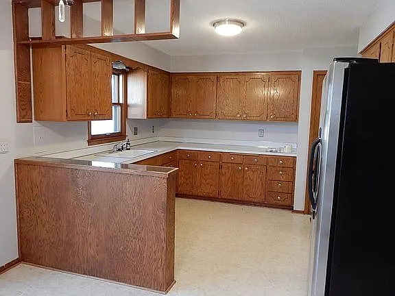 3 Bedroom Single Family Home — Photo 3