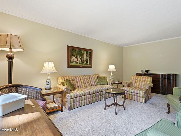 4th image of 644 Redwood Drive