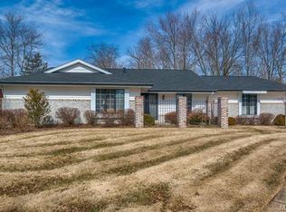 15457 Schoettler Valley Ct, Chesterfield, MO 63017