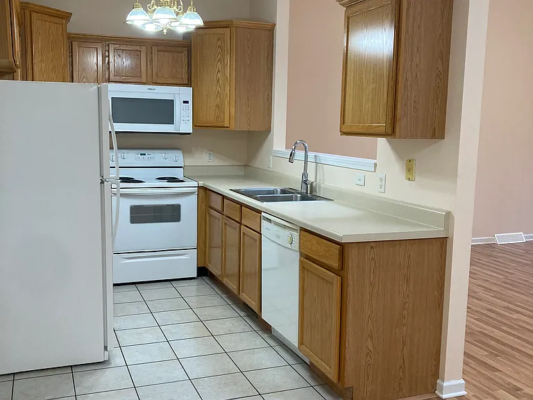 Stonefield Dr — Photo 7