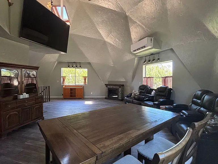 13633 Summit Valley Rd — Photo 38