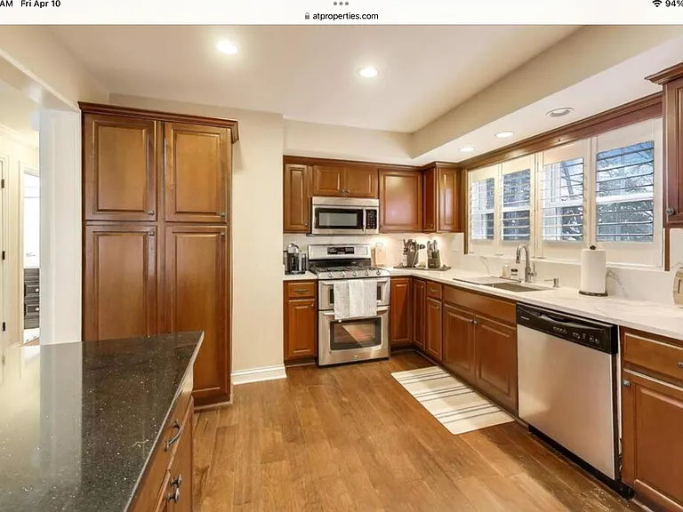 1530 E Northwest Hwy — Photo 7