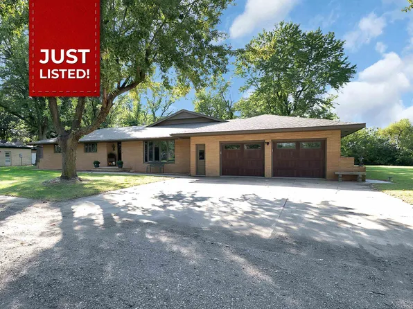 613 N Meridian Rd, Newton, KS 67114