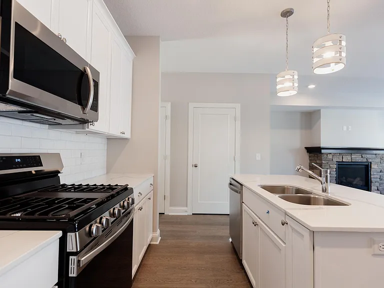 1703 Southpoint Ln — Photo 11