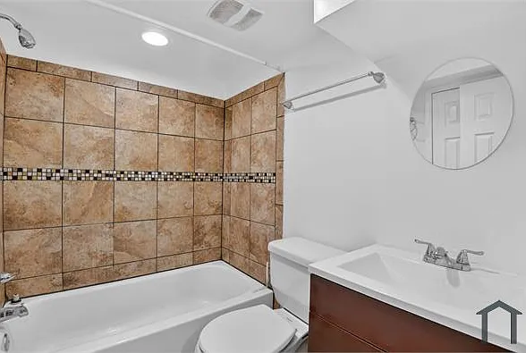 141 Uhland Ter NE #B — Photo 12
