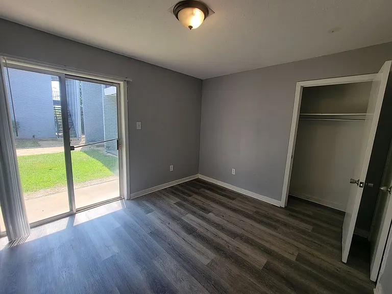 225 W McDowell Rd — Photo 60