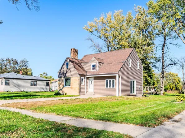 301 Avenue D E, Lake Park, IA 51347