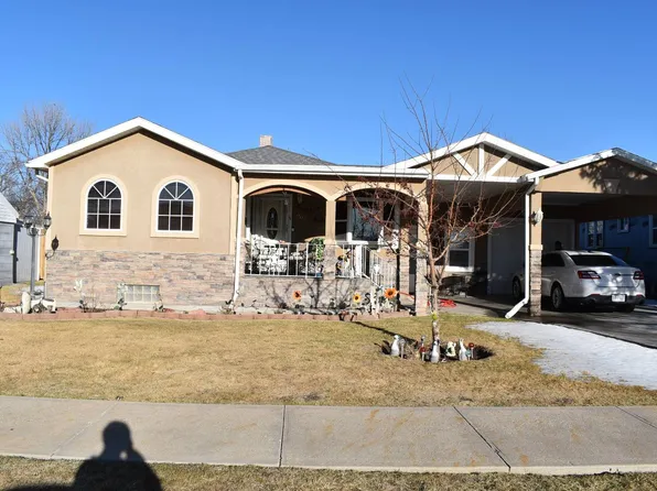 607 Black Hills Ave, Alliance, NE 69301