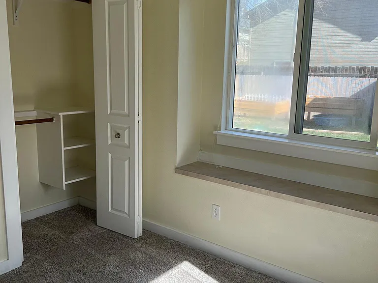 415 Augustina Ct — Photo 12