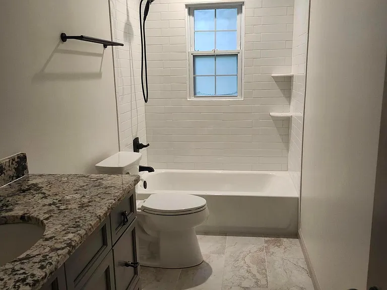 2546 Ardsley Dr — Photo 3