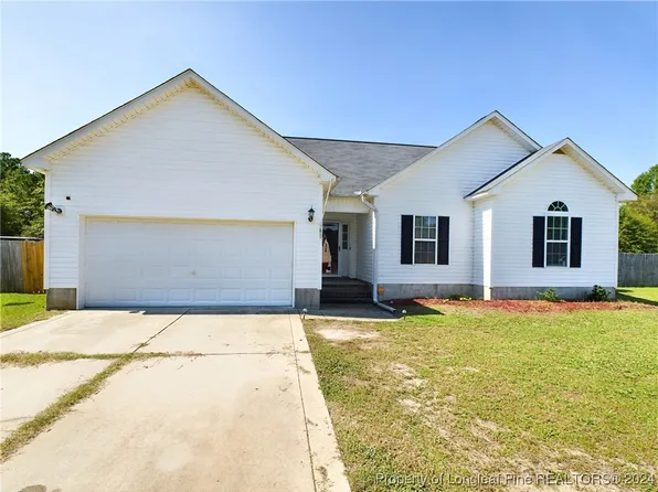 216 Copper Creek Dr, Raeford, NC 28376