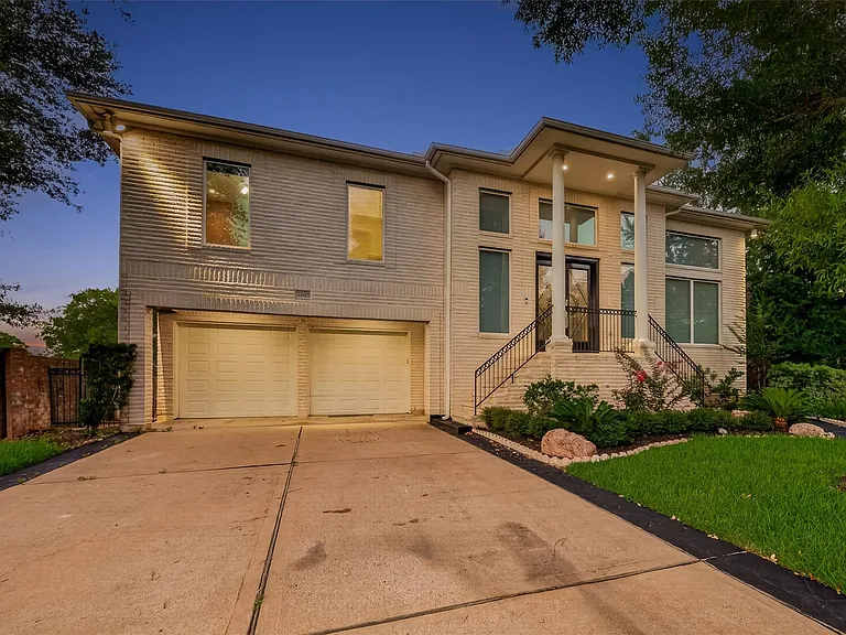 7203 Timberlake Dr — Photo 3