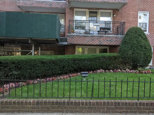 800 Ocean Parkway image 1 of 7