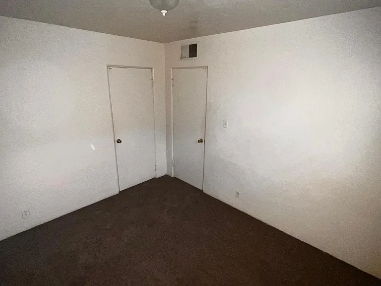 731 W University Dr — Photo 3