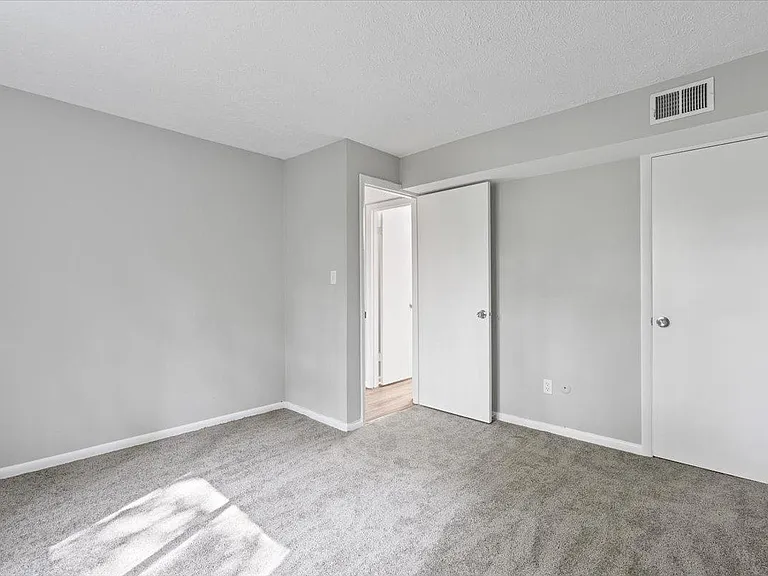 Shaler Highlands Apartments — Photo 17