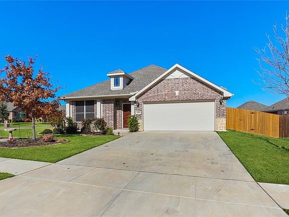 2nd image of 3601 Hyde Park Dr