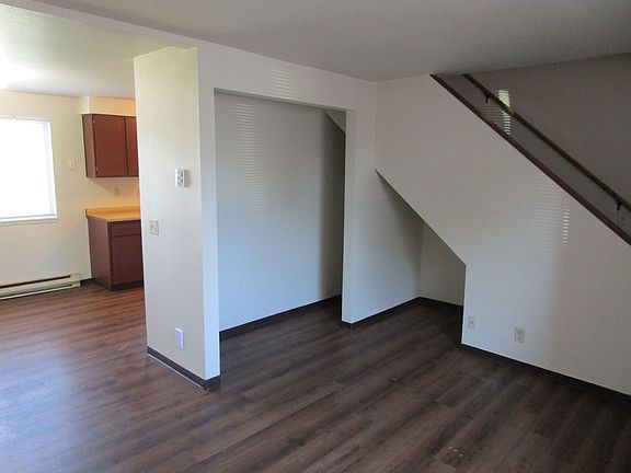 3rd image of 212 SE 5th St Unit 16