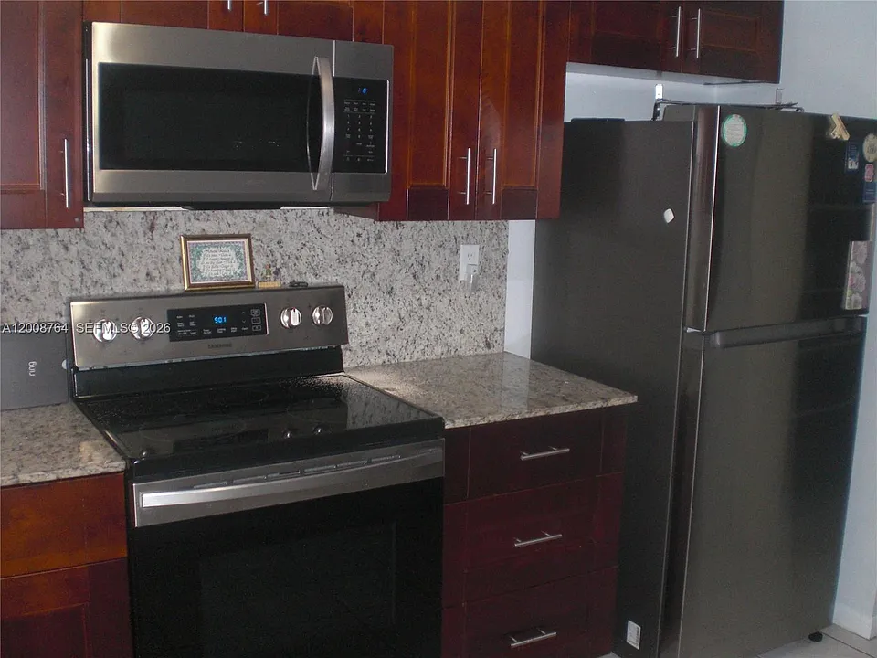 962 NW 79th Ter