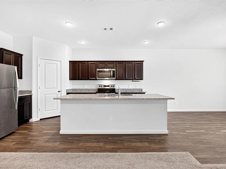 1024 Banyon Tree Ln — Photo 19