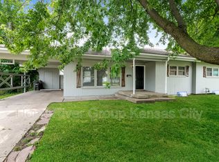 404 Sagebrush Ln, Belton, MO 64012