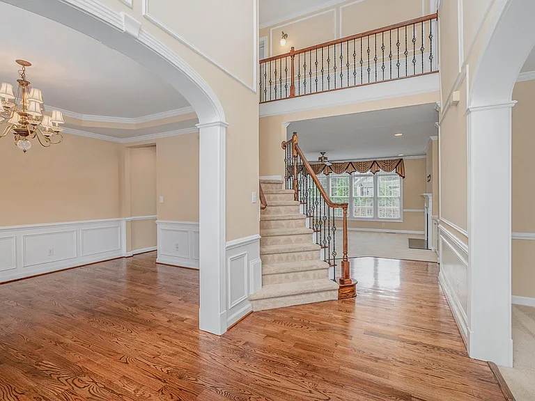 4911 Stockton Way — Photo 3