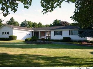 8489 Green Lakes Rd, Fayetteville, NY 13066